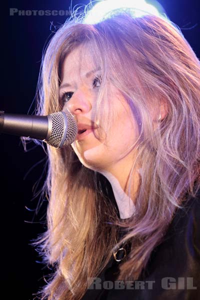 STILL CORNERS - 2012-03-26 - PARIS - Divan du Monde - 